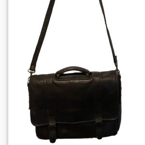 Queros Black leather attaché case